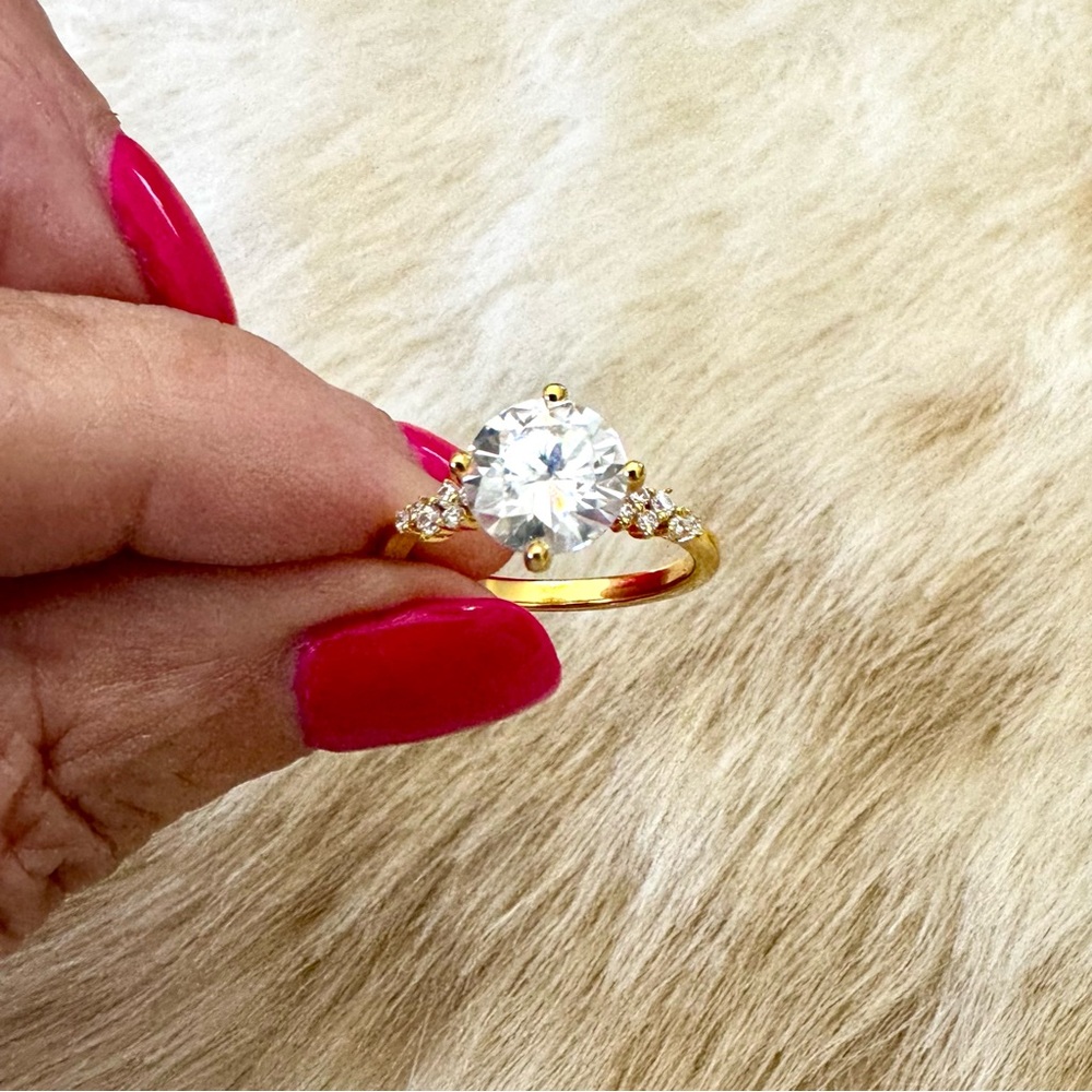 Gorgeous NWOT gold-plated engagement ring 5.5 - Picture 2 of 11